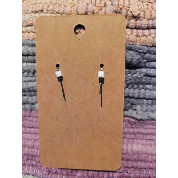 (3 for $15)~JoMa~ Silvertone Celtic Knot Earrings- NWT - Picture 4 of 4